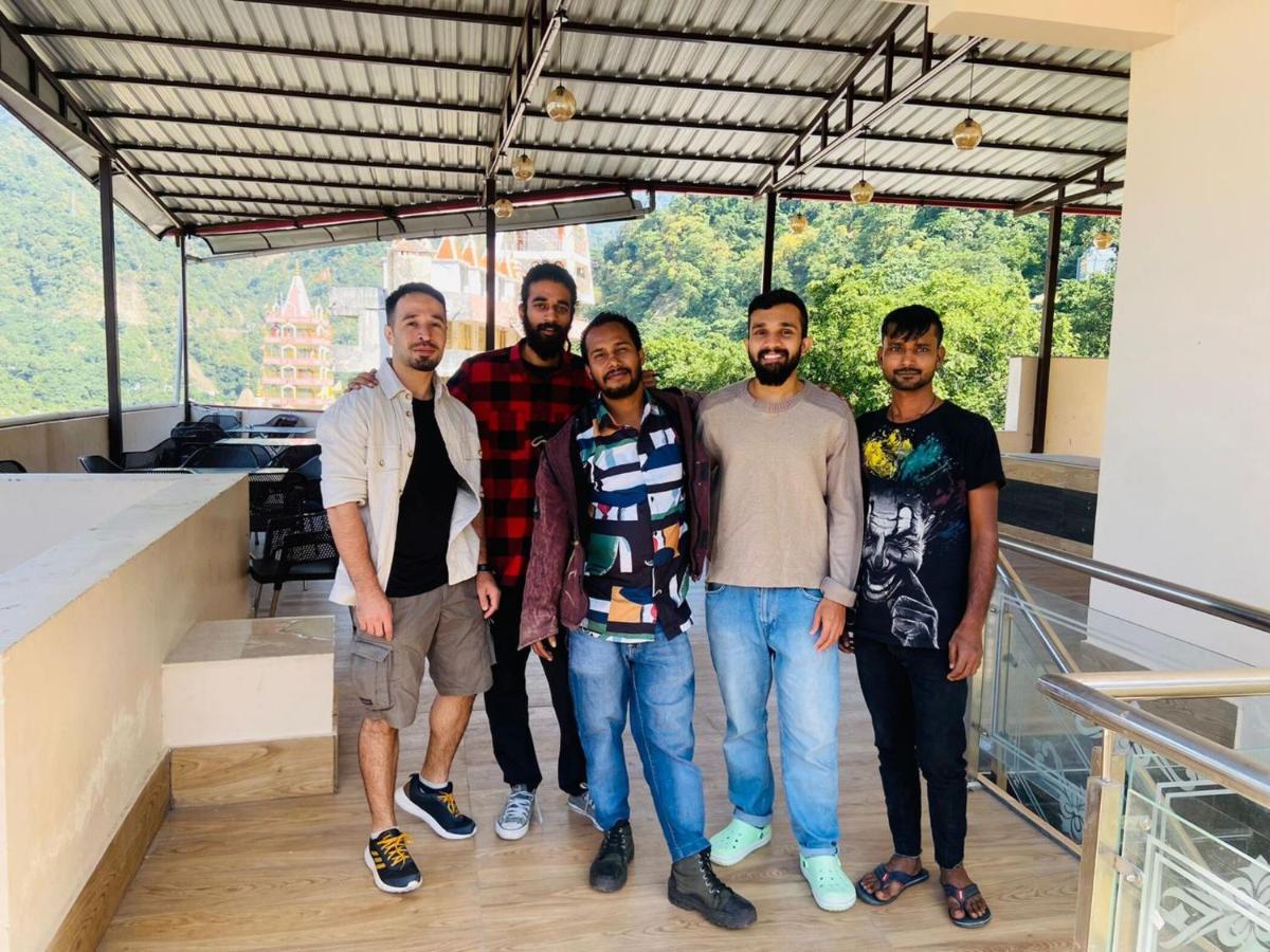 Madpackers Rishikesh 2-0 Hostel ภายนอก รูปภาพ